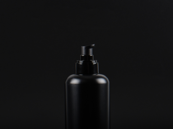 Flasche "Tara" 450ml, matt-schwarz, mit Lotionspumpe "Prime"