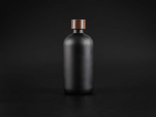 Schwarzglasflasche 480ml, mit Schraubverschluss Walnut