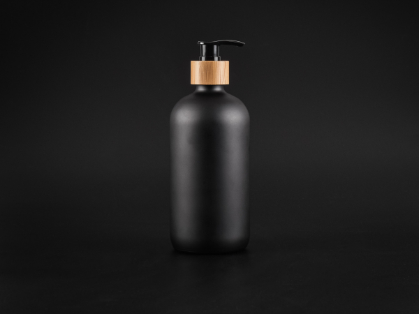 Schwarzglasflasche 480ml, mit Dispenser Bambus