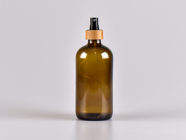 Braunglasflasche 480ml, mit Zerstäuber Bambus