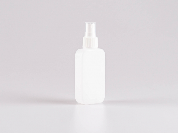 Flasche "Henry", 100ml, HDPE, mit Zerstäuber weiss