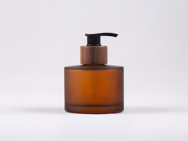 Braunglasflasche Lilly 180 ml - Dispenser Walnut