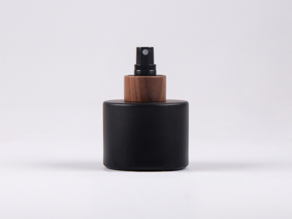 Schwarzglasflasche Lilly 130 ml - Zerstäuber Walnut