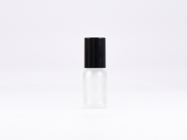 Glasflasche-mit-Roll-On-Montur-Glas-Stahl