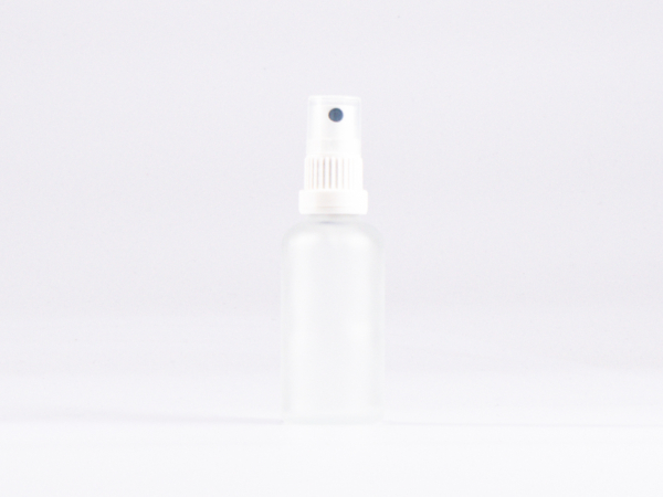 schwarzglas-flasche-mundspray-zerstaeuber