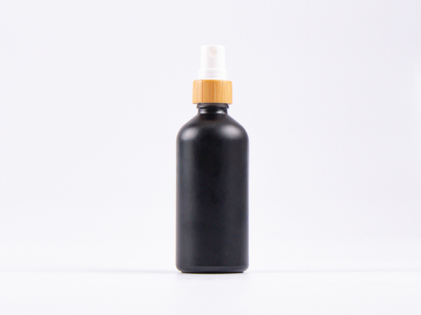 Schwarzglasflasche 100 ml - Zerstäuber Bambus