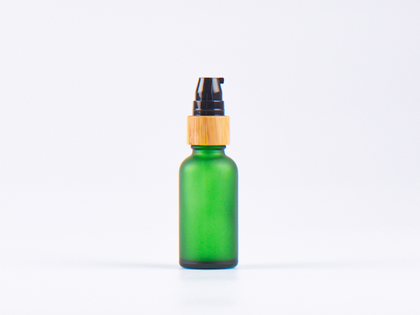 Grünglasflasche 30ml, mit Lotionspumpe Bambus