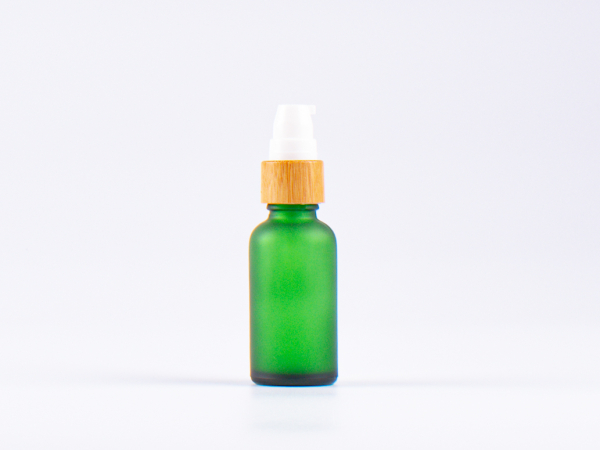 Grünglasflasche 30ml, mit Lotionspumpe Bambus