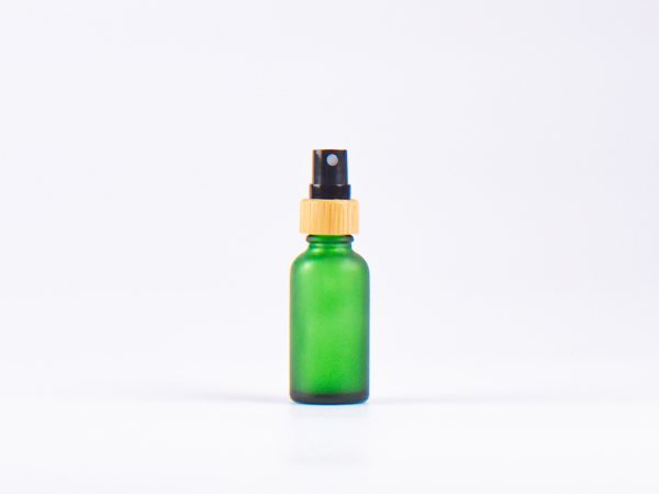 Grünglasflasche 30ml, mit Zerstäuber Bambus
