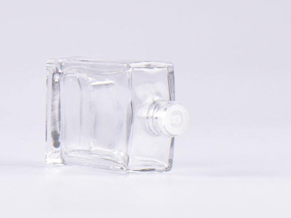 Klarglasflasche "Miro" 50ml, mit Tropfmontur Bambus