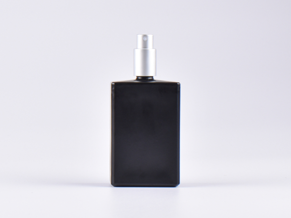 Schwarzglasflasche "Miro" 100ml, mit Zerstäuber Aluminium, 4 Color