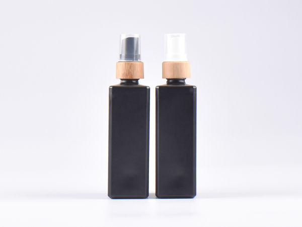 Schwarzglasflasche "Miro" 100ml, mit Zerstäuber Bambus