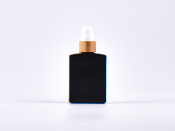 Schwarzglasflasche Miro 50 ml - Lotionspumpe Bambus