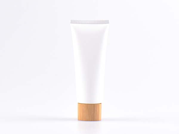 Kosmetiktube 100ml, weiss-matt, mit Deckel Bambus