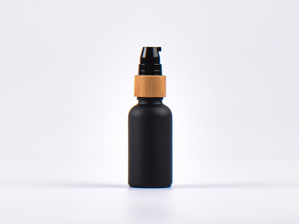 Schwarzglasflasche 30ml, mit Lotionspumpe Bambus
