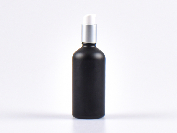 kosmetikflasche-schwarz-gold-100ml-dispenser
