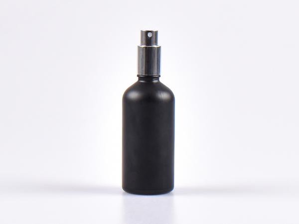 Schwarzglasflasche 100ml, mit Zerstäuber Aluminium, 4 Color