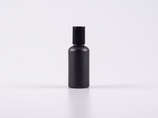 Glasflasche-mit-Roll-On-Montur-Glas-Stahl