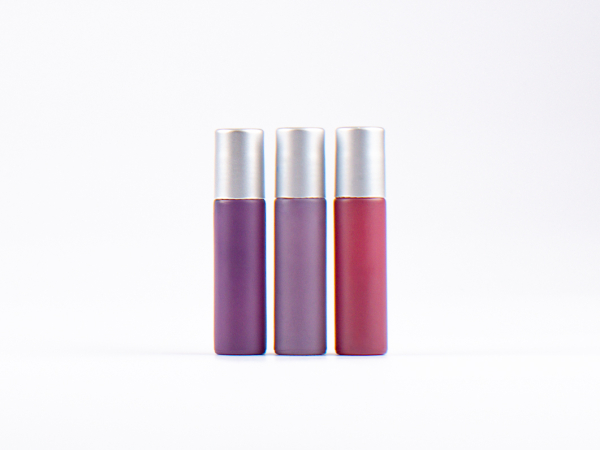 Roll-On-Flasche "Emma" 10ml, pastell red, mit Deckel gold/silber