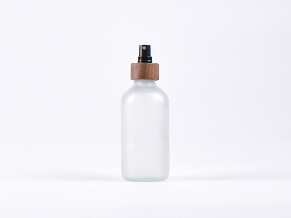 Glasflasche säuremattiert, 250ml, mit Zerstäuber Walnut