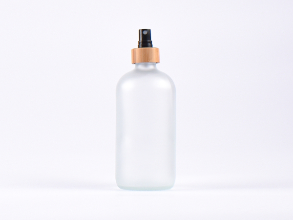 Glasflasche säuremattiert, 500ml, mit Zerstäuber Bambus