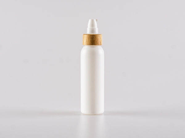 Flasche "Tara" 100ml, matt-weiss, mit Lotionspumpe Bambus