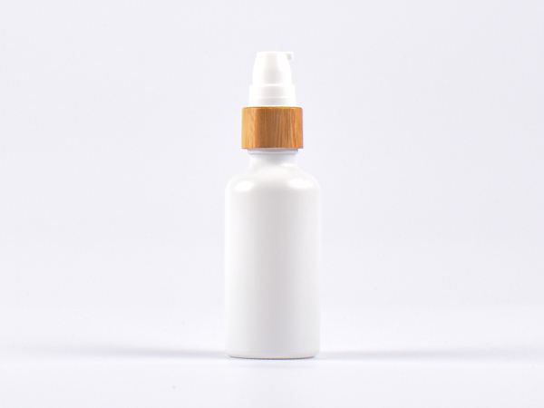 Weissglasflasche 50ml, mit Lotionspumpe Bambus