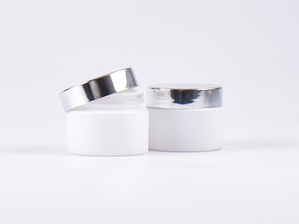Weissglasdose, 50ml, mit Deckel silber