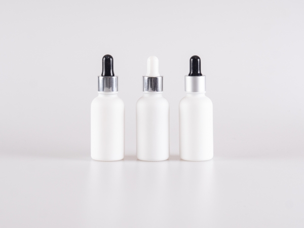 weiss-glas-tropfflasche-pipette-silber