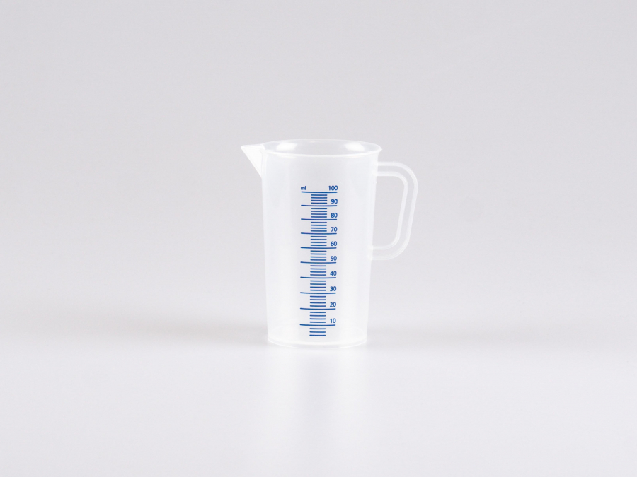 messbecher-kosmetik-abfuellen