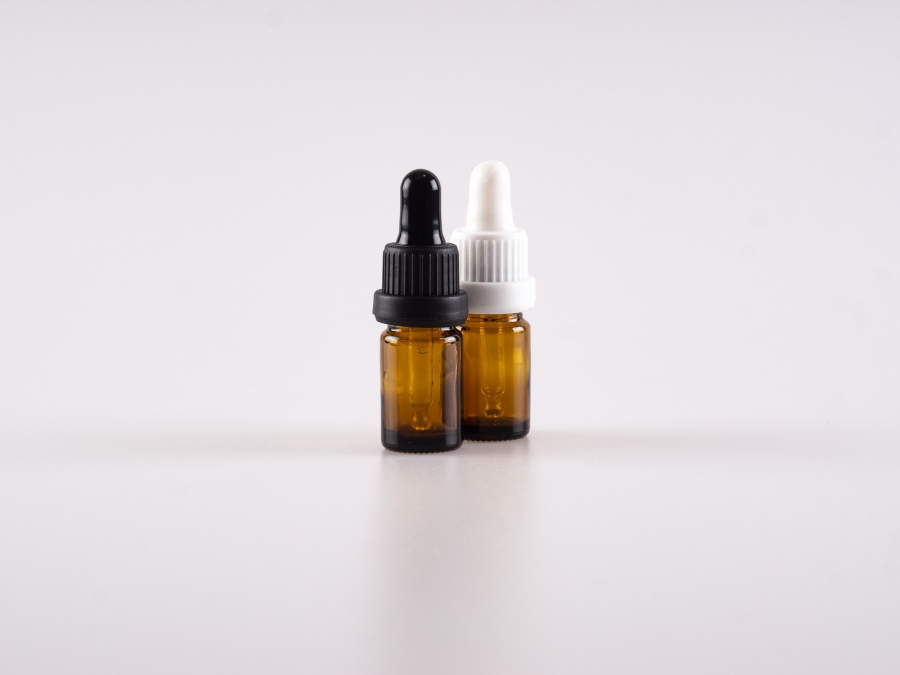 Braunglasflasche 5ml, mit Pipette OV weiss/schwarz