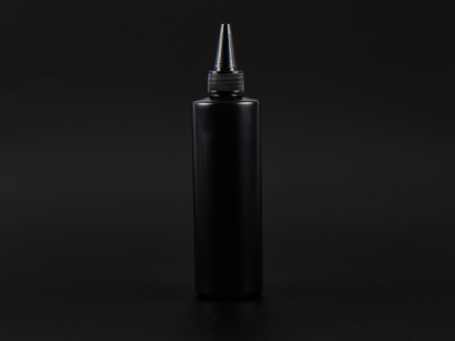 Flasche "Tara" 250ml, matt-schwarz, mit Spritzdispenser