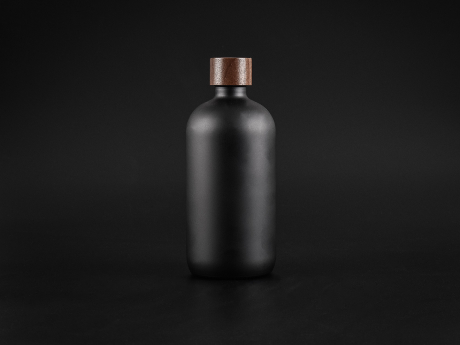Schwarzglasflasche 480ml, mit Schraubverschluss Walnut