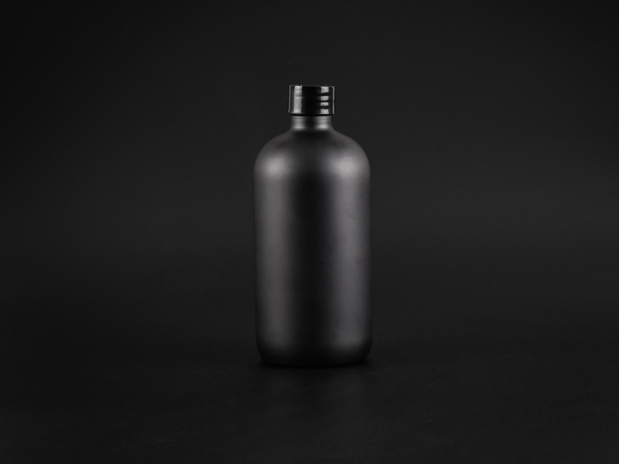 Schwarzglasflasche 480ml, mit Schraubverschluss schwarz