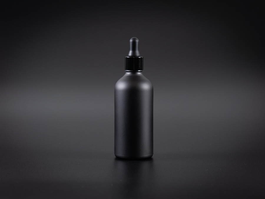 pipettenflasche-100ml-schwarz-mattiert-cbd-kosmetik-flasche