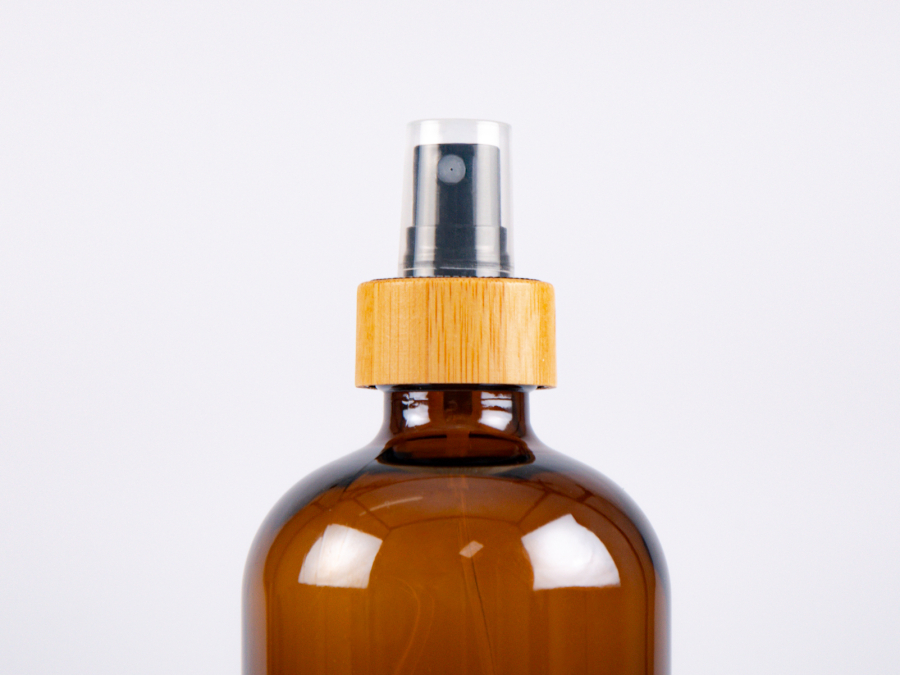 Braunglasflasche 250ml, mit Zerstäuber Bambus