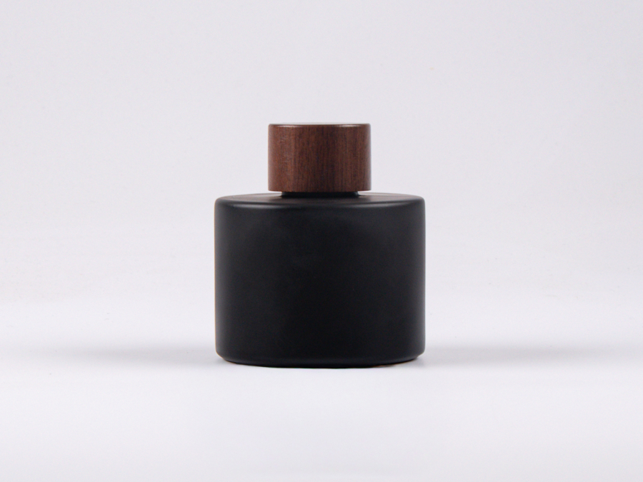 Schwarzglasflasche Lilly 130 ml - Schraubverschluss Walnut