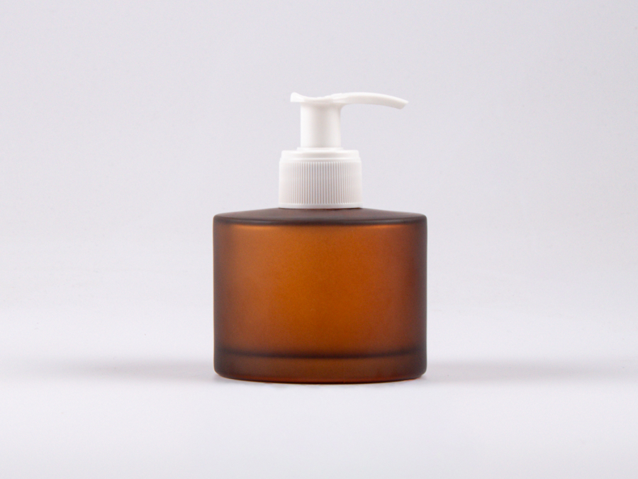 Braunglasflasche Lilly 180 ml - Dispenser Kunststoff