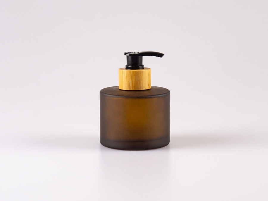 Braunglasflasche Lilly 180 ml - Dispenser Bambus