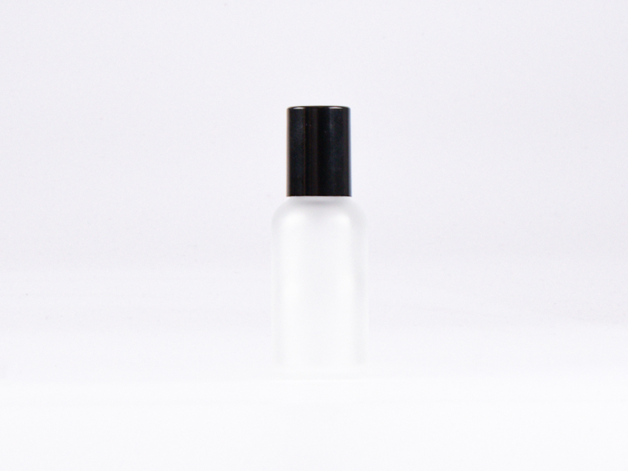 Glasflasche-mit-Roll-On-Montur-Glas-Stahl
