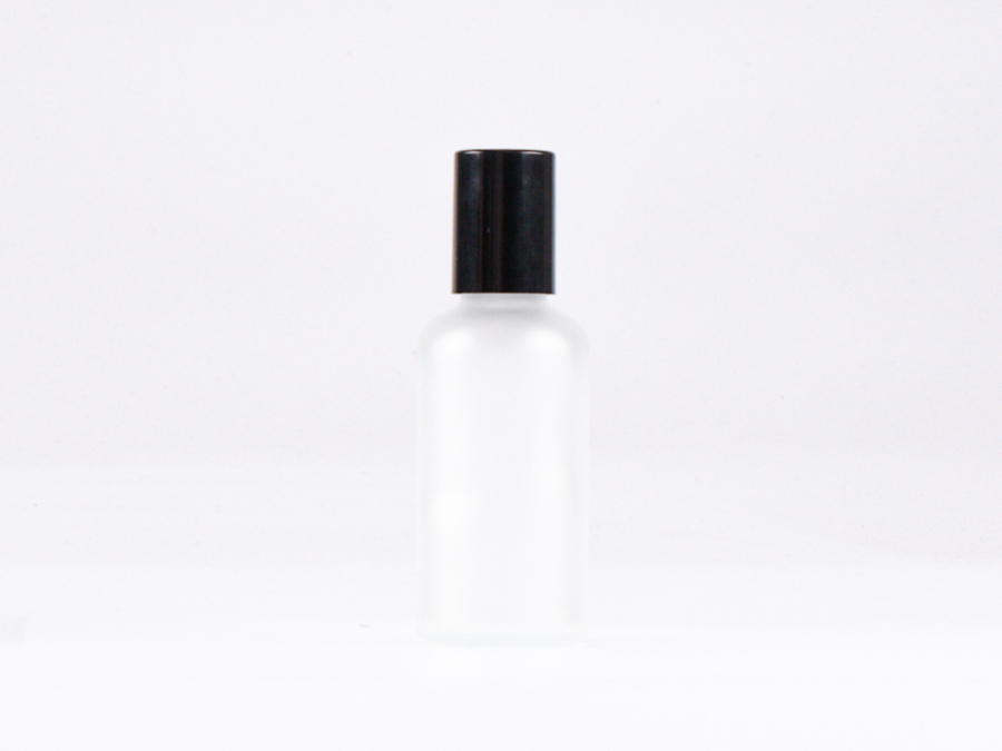 Glasflasche-mit-Roll-On-Montur-Glas-Stahl