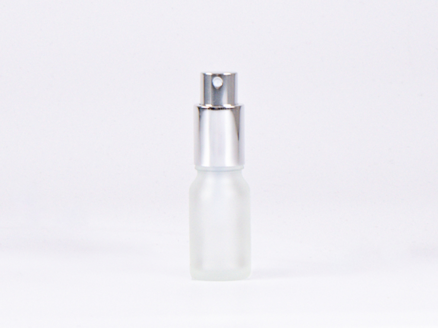 schwarzmatt-glasflasche-zerstaeuber