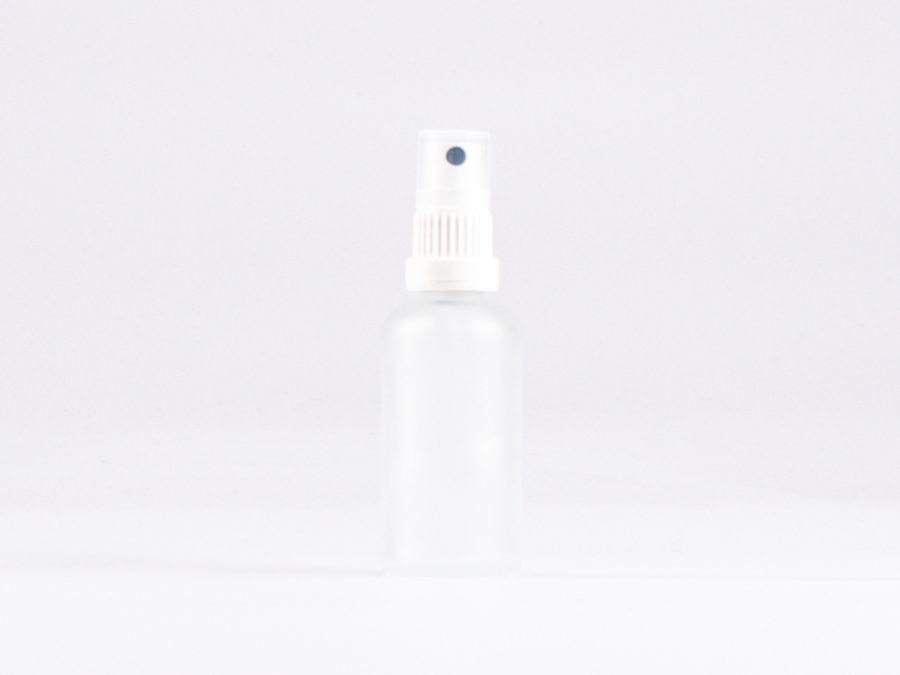 schwarzglas-flasche-mundspray-zerstaeuber