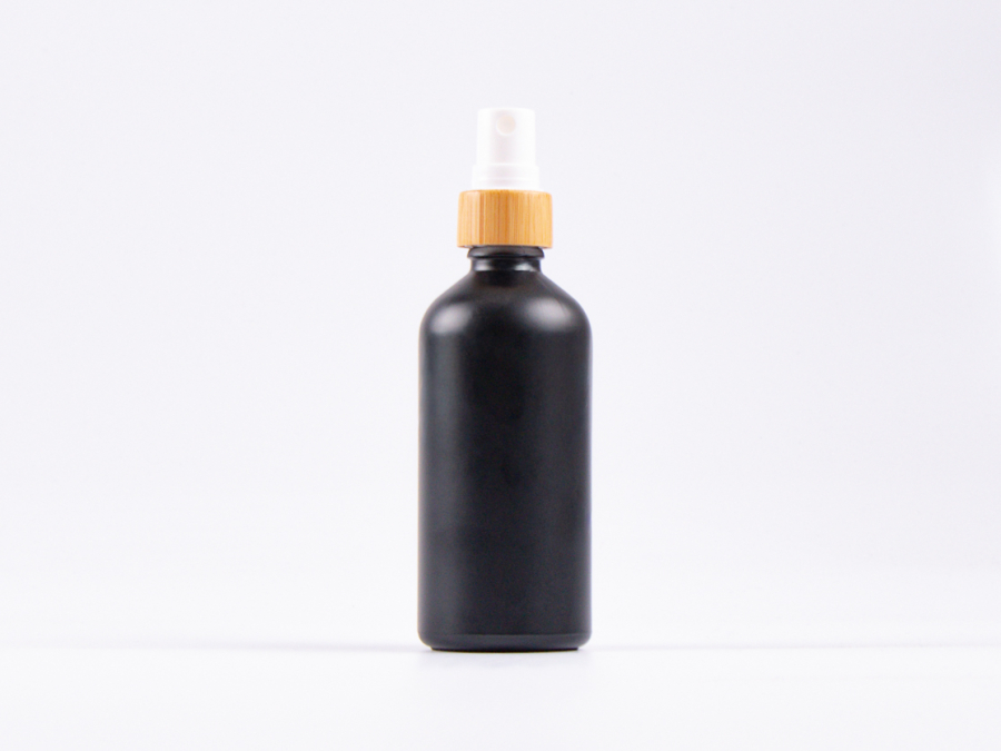 Schwarzglasflasche 100 ml - Zerstäuber Bambus