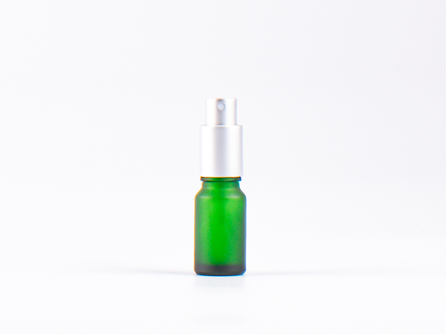 Grünglasflasche 10 ml - Zerstäuber Aluminium