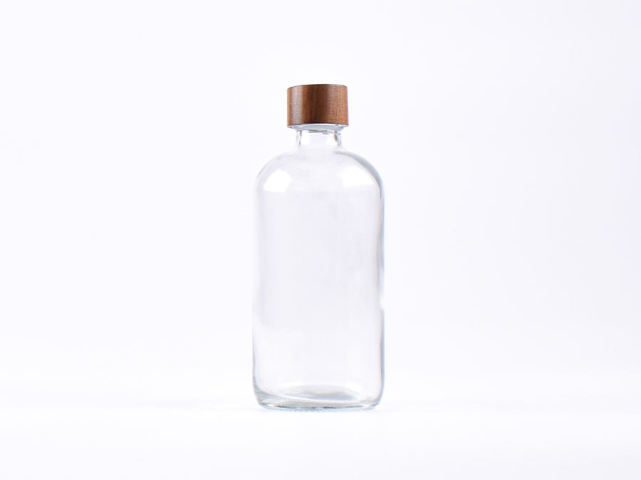 Klarglasflasche 500ml, mit Schraubverschluss Walnut