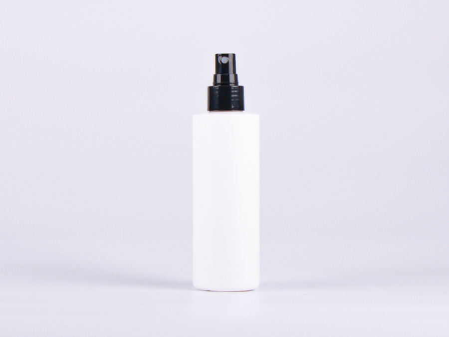 zerstaeubermontur-weiss-spray