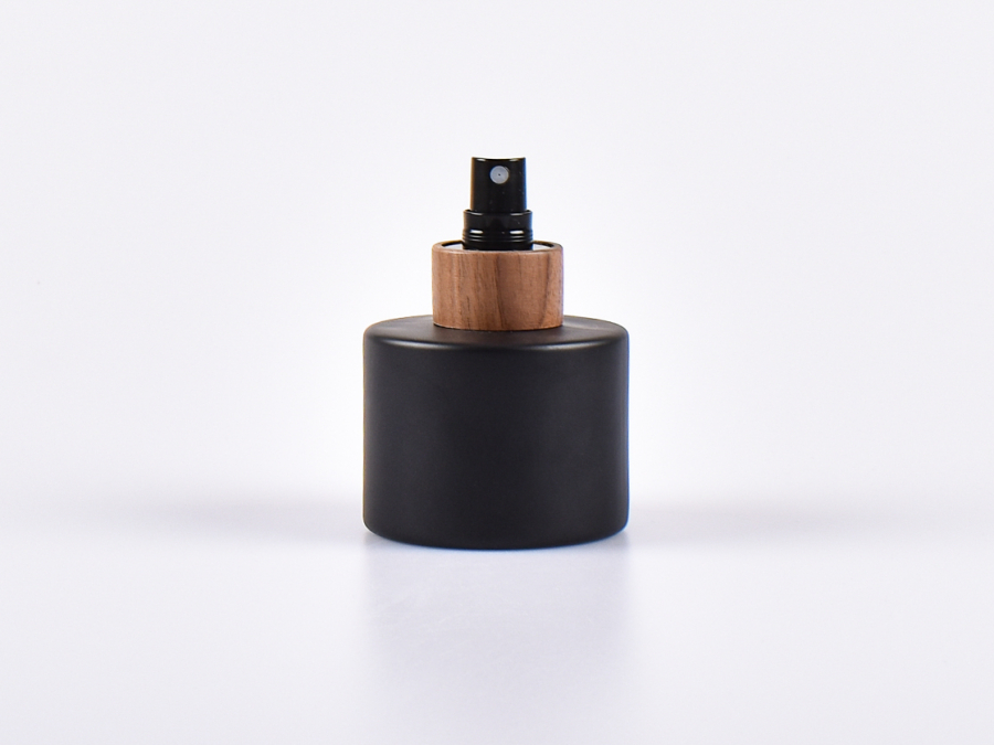 Rundflasche "Lilly", Schwarzglas, 130ml, mit Zerstäuber Walnut