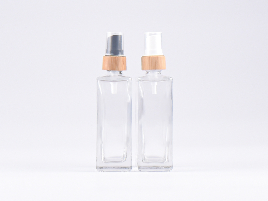 Klarglasflasche "Miro" 100ml, mit Zerstäuber Bambus