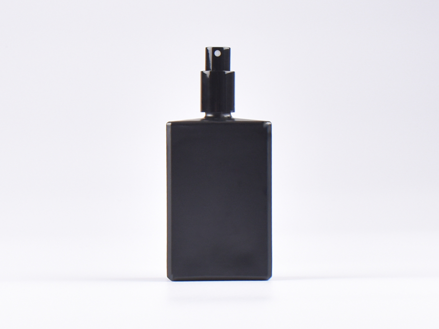 Schwarzglasflasche "Miro" 100ml, mit Zerstäuber Aluminium, 4 Color
